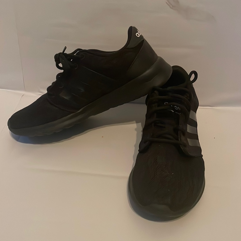 Adidas cloud foam shoes